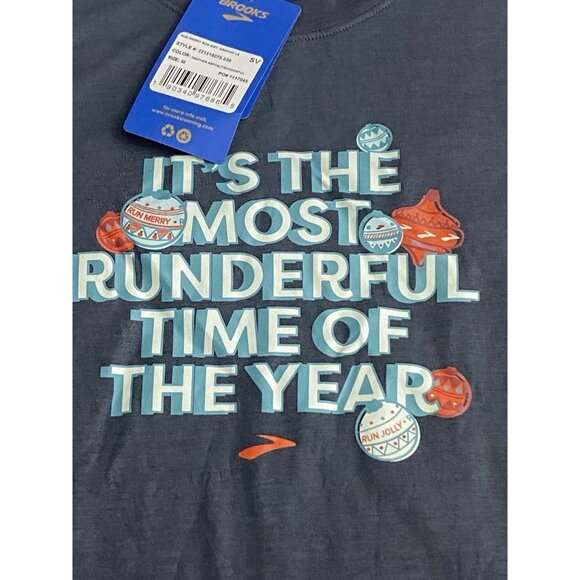 Brooks NWT Heather Asphalt Size Medium Merry Runderful Distance Graphic Shirt - Picture 3 of 11
